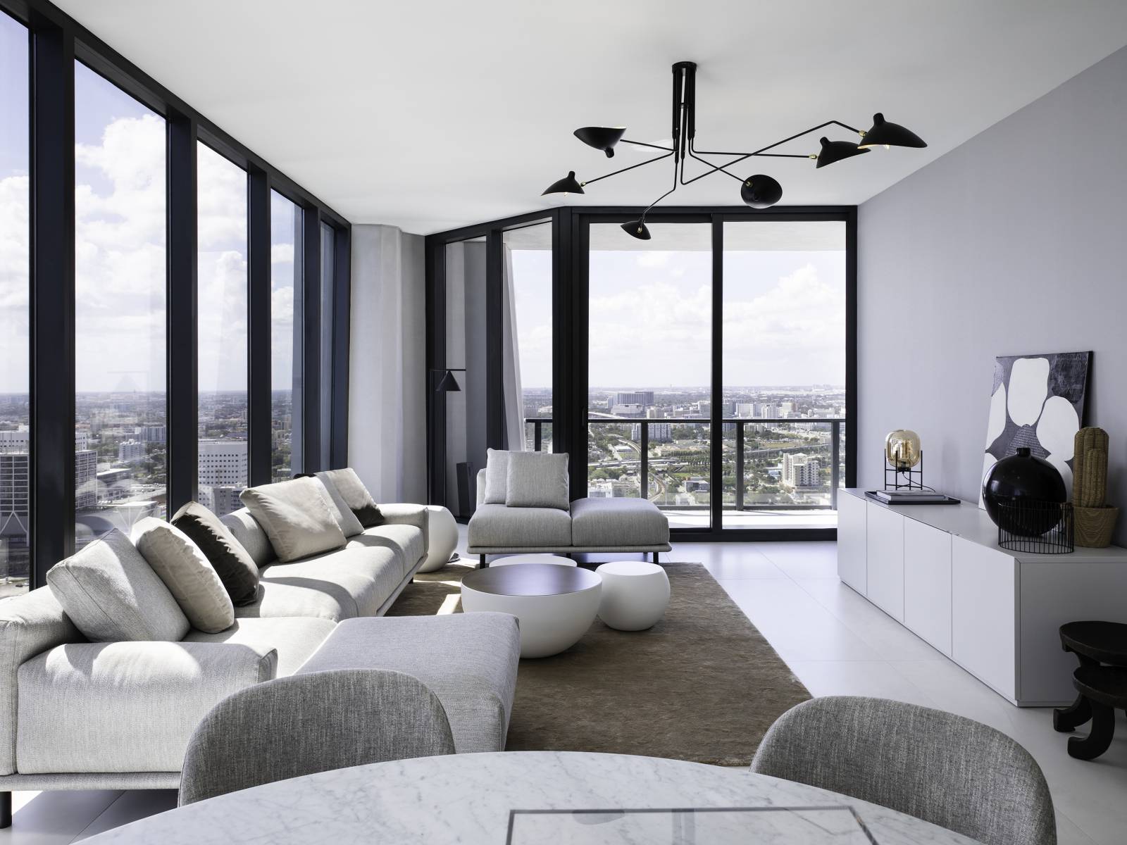 Mit seinen klaren Linien passt das Sideboard «Day» zum modernen Interieur.