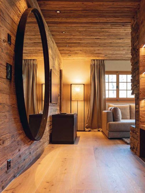 Zu den Dienstleistungen von AL LAGO INTERIORS gehören Gesamtlösungen und Projektplanungen im Innen- und Aussenbereich, Innenarchitektur, Bauherrenbegleitung sowie Umbauten und Renovationen. Referenzen und Kompetenzen siehe al-lago.ch.