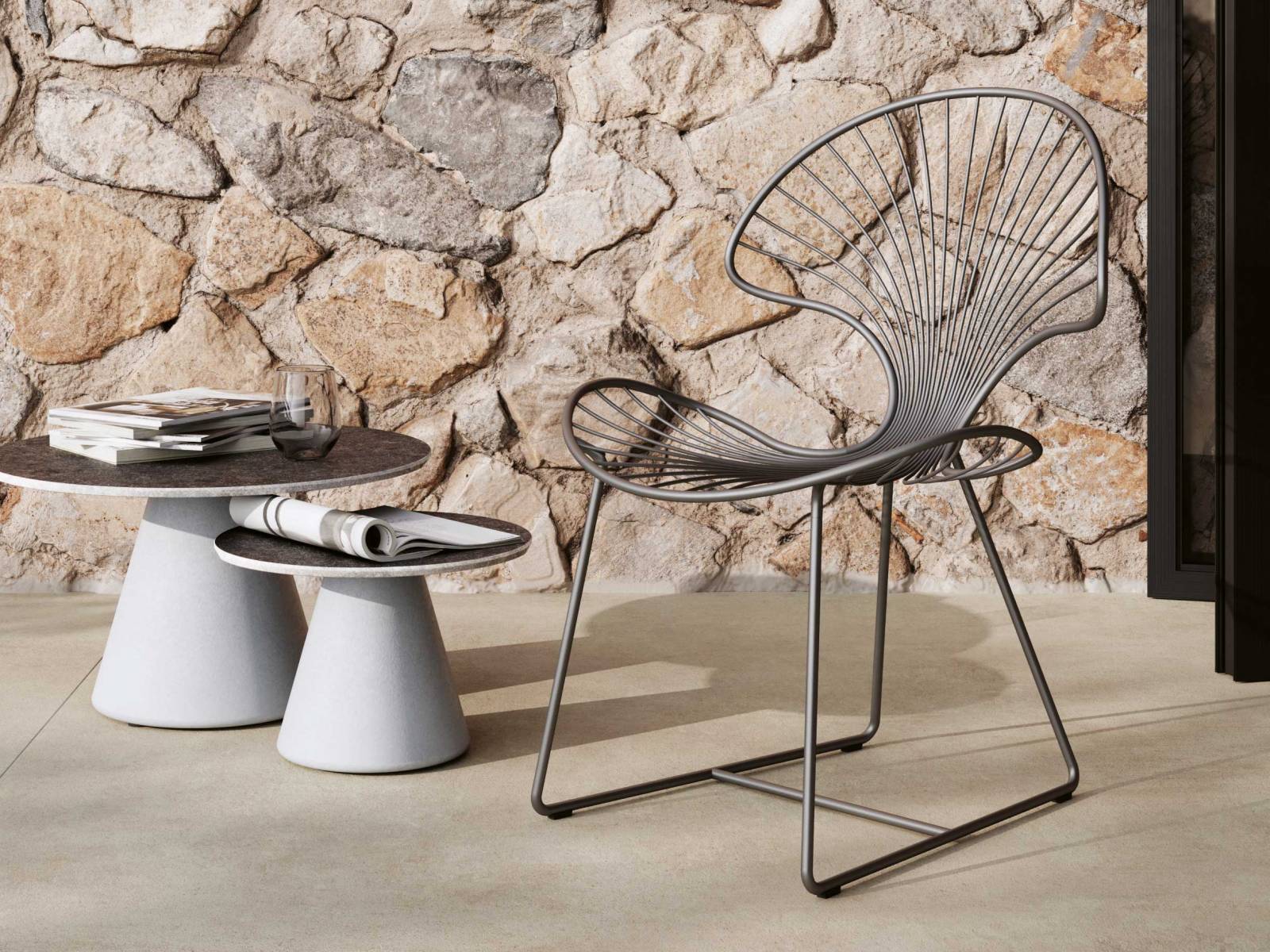 «Ostrea» wird seinem Namen gerecht, denn das Design des Stuhls ist inspiriert von einer Auster. Die Form ist vollständig aus Edelstahl gefertigt, was das handwerkliche Können des Unternehmens beweist. Design: Matthias De Ferm. ROYAL BOTANIA.