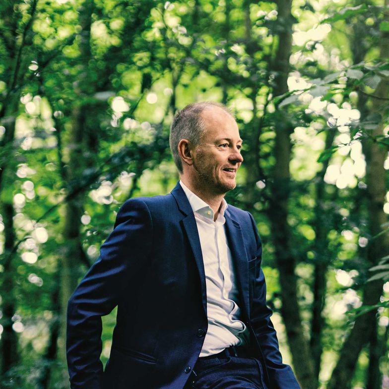 Brian Djernes engagiert sich seit 1992 – und seit 1997 als Firmen­inhaber und CEO – mit ungebremster Leidenschaft für die Weiter­entwicklung des Sortiments und seines Unternehmens. Für seinen ­vielseitigen Einsatz wurde er bereits mehrfach ausgezeichnet, da­runter 2021 mit dem «Danish Entrepreneur of the Year»-Award. Dieser wird an herausragende Führungskräfte verliehen, die erfolgreiche und dynamische Unternehmen weltweit aufbauen und nachhaltig erhalten.