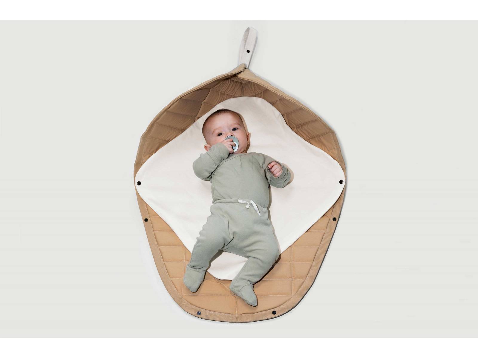 «Babybo» – ein tragbares Babynest. Design: Charlotta Aman.
